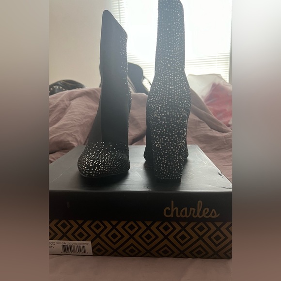 New, in box Charles by Charles David embellished Knit Booties, size 10 - Picture 5 of 8